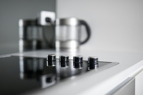 Quelle plaque de cuisson pour un brasero : bien choisir la vôtre