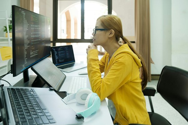 Développement et édition de solutions progicielles : gmao axel